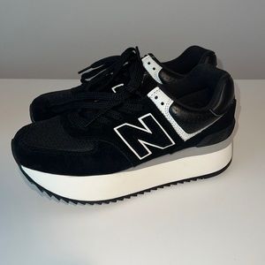 New Balance Platform Tennis shoes